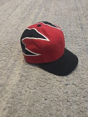 Vintage Kati Headwear Red Black Graphic Zig Zag Lightning Bolt Strapback Hat Cap